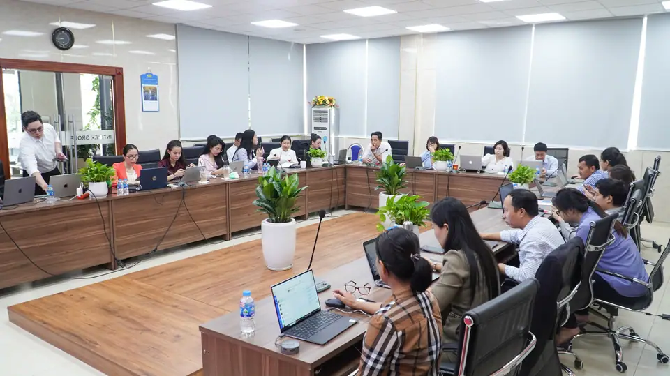 Lớp đào tạo AI của CyberSoft tại Intimex Group