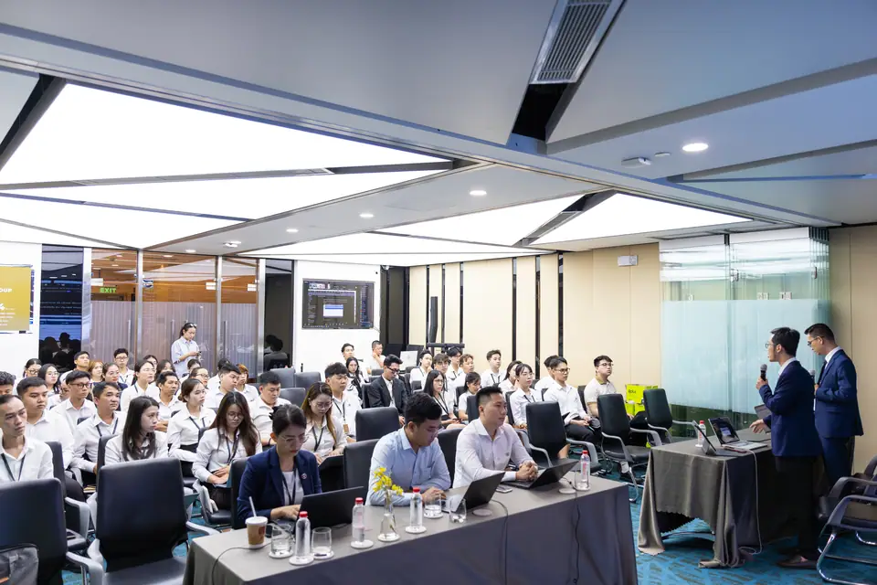 Lớp đào tạo AI của CyberSoft tại Regal Group