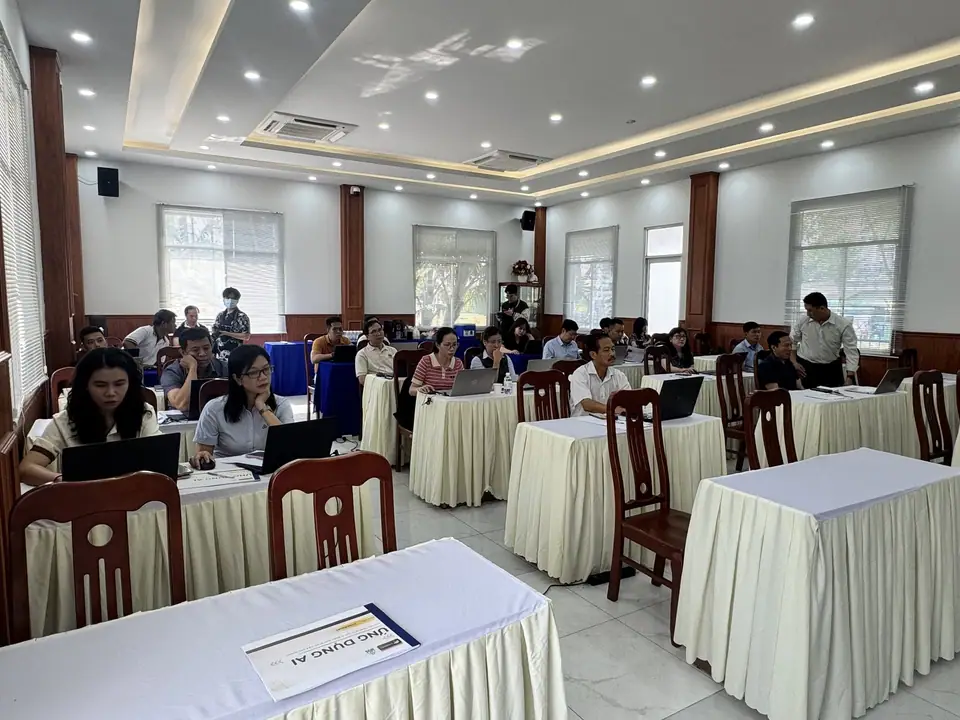 Lớp đào tạo AI của CyberSoft tại Thép Tây Đô
