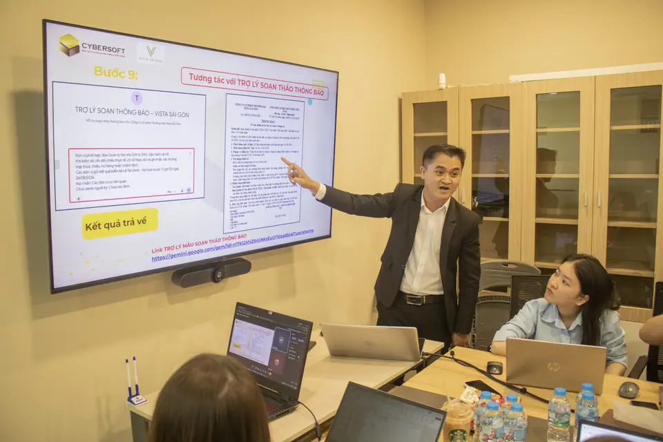 Lớp đào tạo AI của CyberSoft tại VISTA Sài Gòn — Thương mại